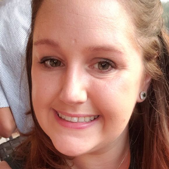 Meet your Posher, Nicole - Picture 1 of 1